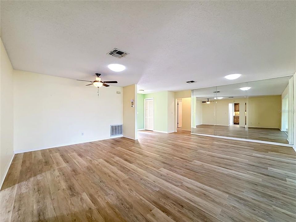 For Sale: $335,000 (2 beds, 2 baths, 1769 Square Feet)