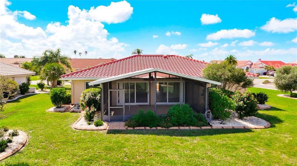 For Sale: $335,000 (2 beds, 2 baths, 1769 Square Feet)