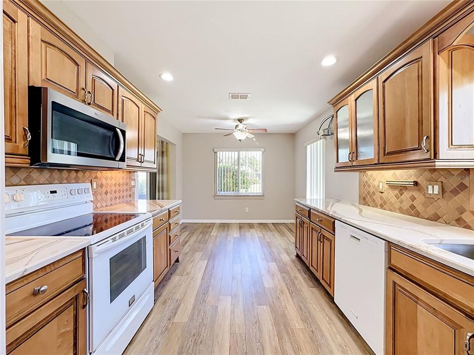 For Sale: $335,000 (2 beds, 2 baths, 1769 Square Feet)