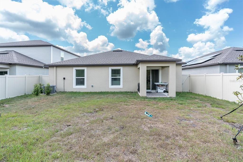 For Rent: $3,000 (4 beds, 2 baths, 1817 Square Feet)