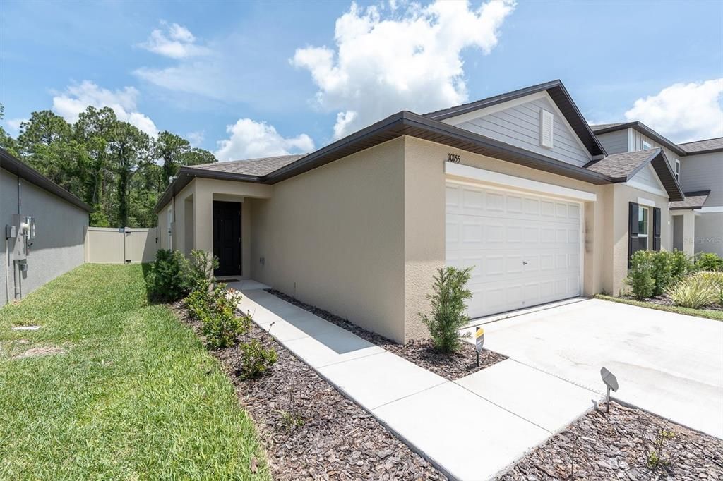 For Rent: $3,000 (4 beds, 2 baths, 1817 Square Feet)