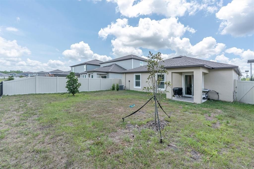 For Rent: $3,000 (4 beds, 2 baths, 1817 Square Feet)