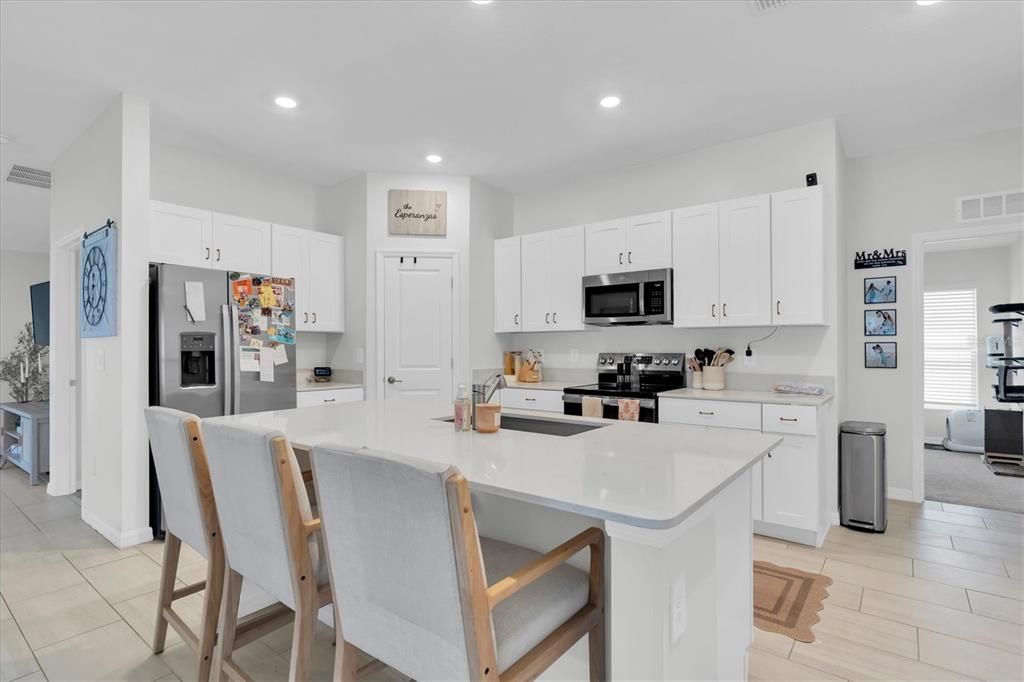 For Rent: $3,000 (4 beds, 2 baths, 1817 Square Feet)