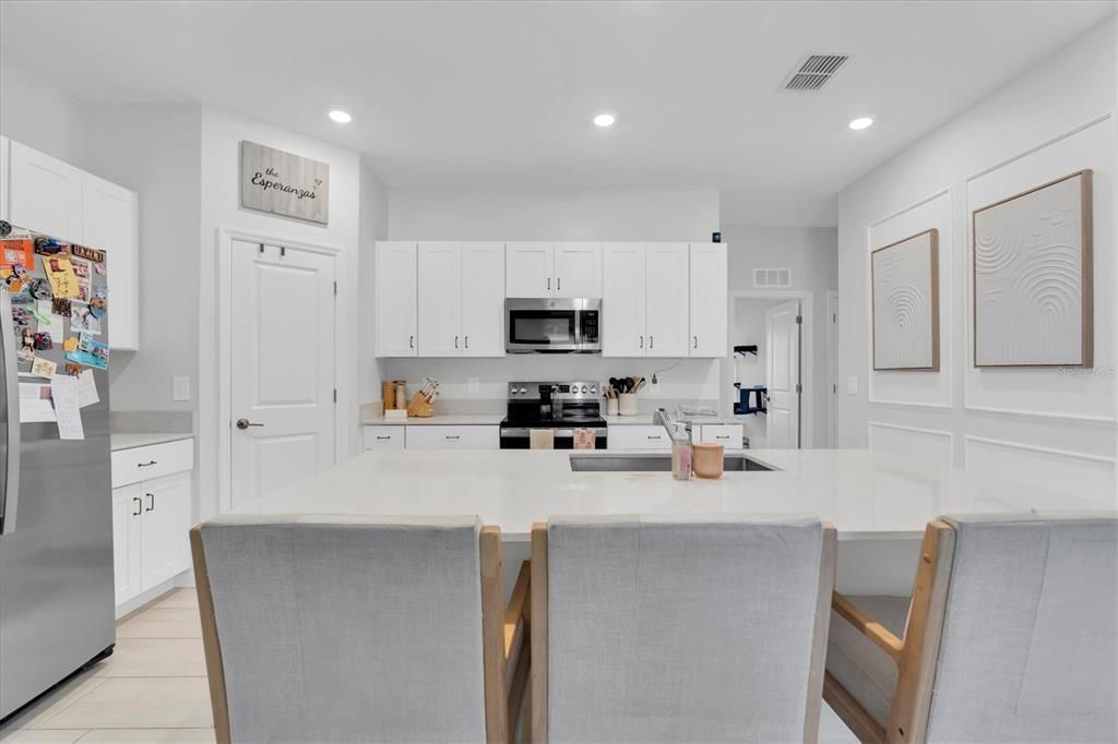 For Rent: $3,000 (4 beds, 2 baths, 1817 Square Feet)
