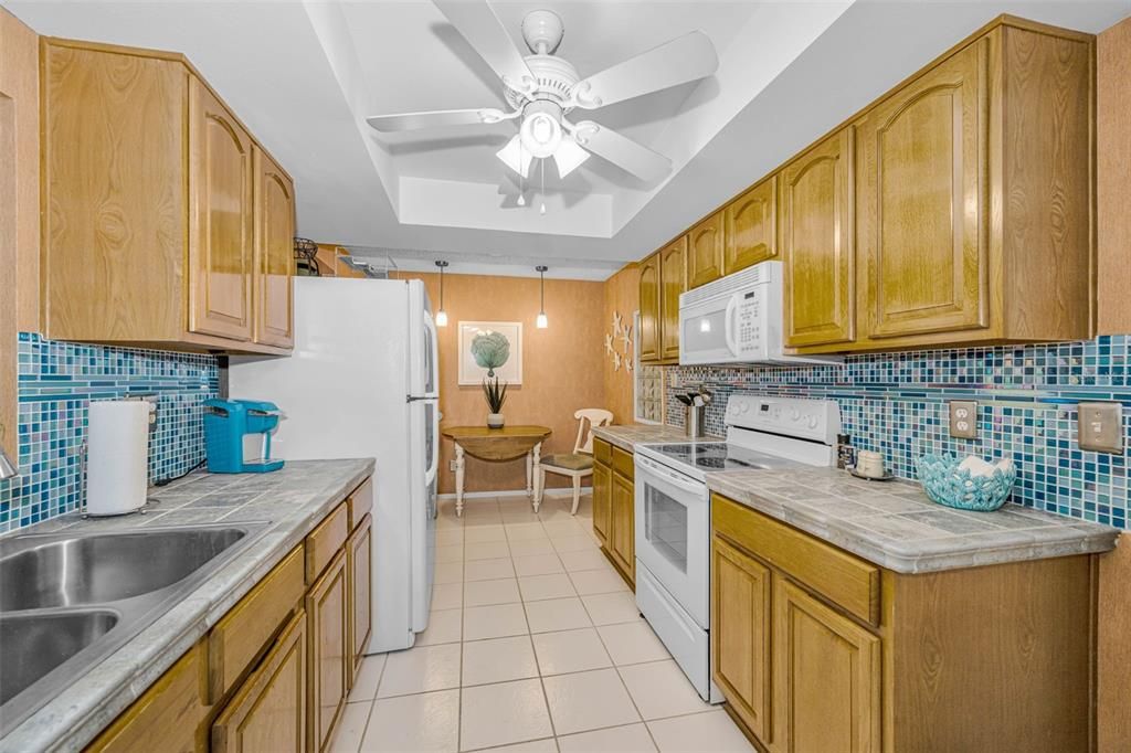 For Sale: $369,900 (2 beds, 2 baths, 1110 Square Feet)