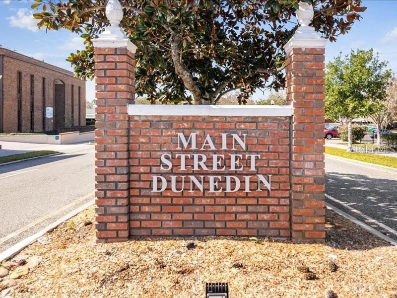 For Sale: $369,900 (2 beds, 2 baths, 1110 Square Feet)