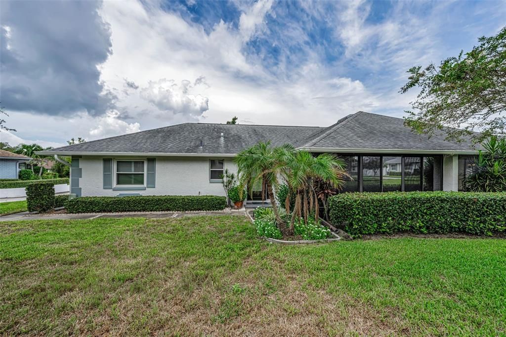 For Sale: $369,900 (2 beds, 2 baths, 1110 Square Feet)