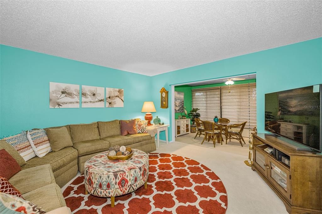 For Sale: $369,900 (2 beds, 2 baths, 1110 Square Feet)