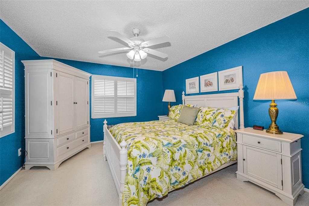 For Sale: $369,900 (2 beds, 2 baths, 1110 Square Feet)