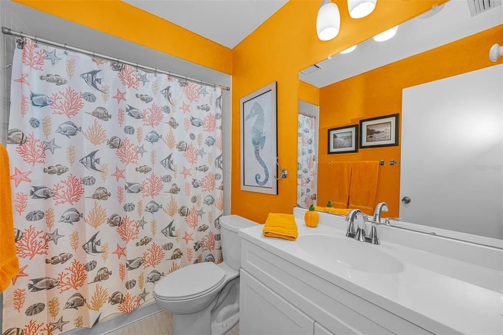 For Sale: $369,900 (2 beds, 2 baths, 1110 Square Feet)