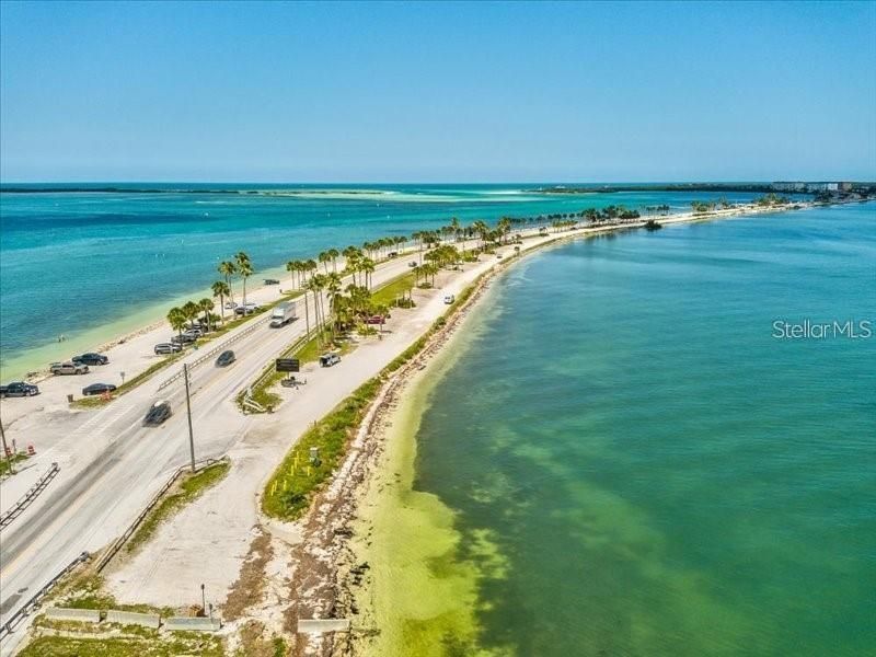 For Sale: $369,900 (2 beds, 2 baths, 1110 Square Feet)