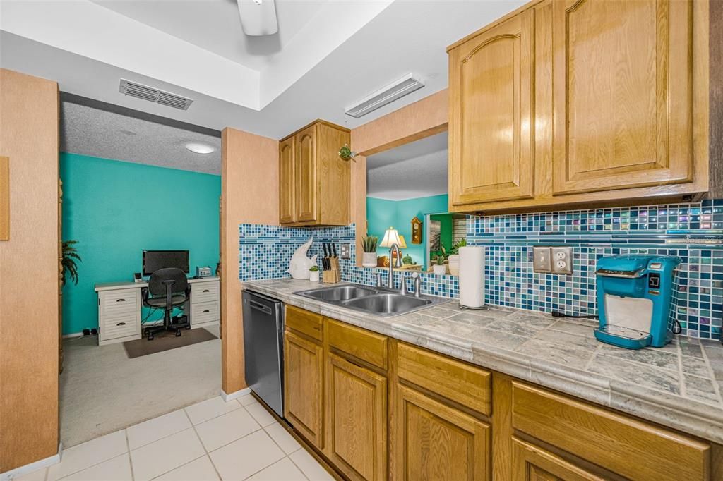 For Sale: $369,900 (2 beds, 2 baths, 1110 Square Feet)