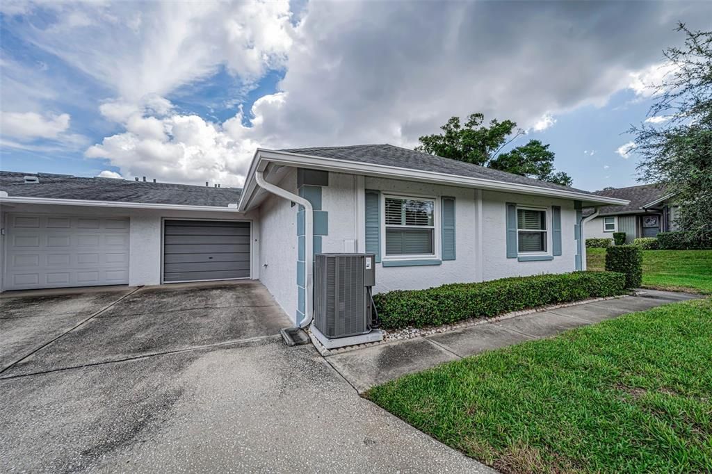 For Sale: $369,900 (2 beds, 2 baths, 1110 Square Feet)