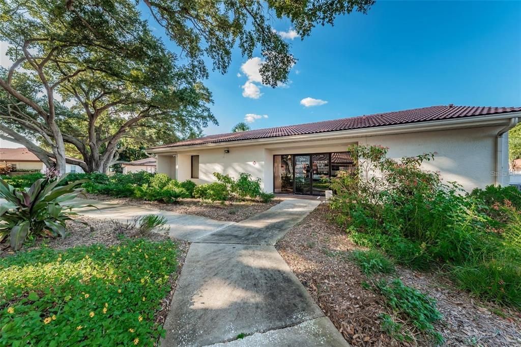 For Sale: $369,900 (2 beds, 2 baths, 1110 Square Feet)