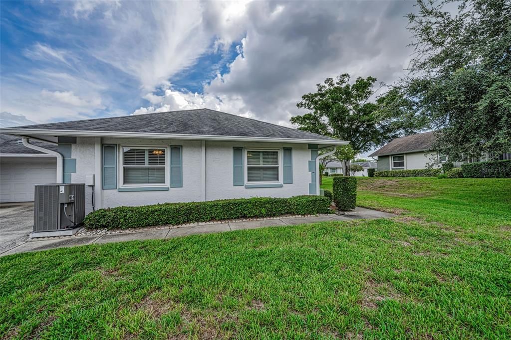For Sale: $369,900 (2 beds, 2 baths, 1110 Square Feet)