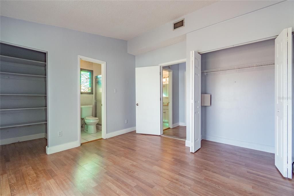 For Rent: $2,295 (2 beds, 2 baths, 1940 Square Feet)