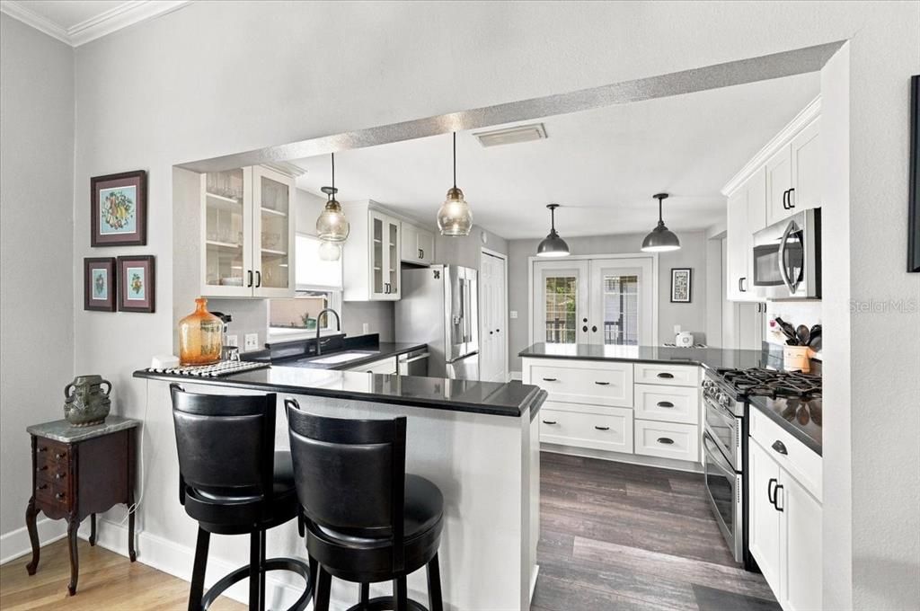 For Sale: $399,000 (2 beds, 2 baths, 1250 Square Feet)