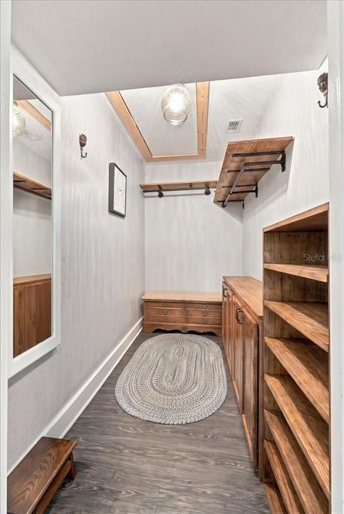 For Sale: $399,000 (2 beds, 2 baths, 1250 Square Feet)