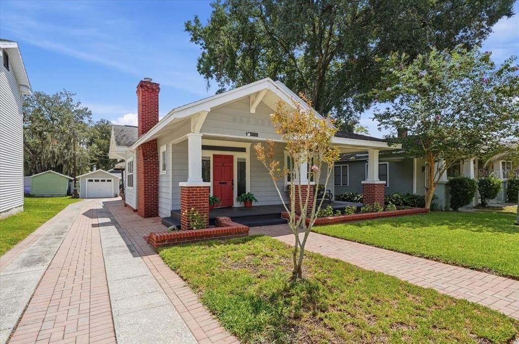 For Sale: $399,000 (2 beds, 2 baths, 1250 Square Feet)