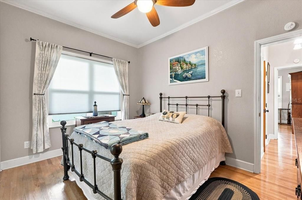 For Sale: $399,000 (2 beds, 2 baths, 1250 Square Feet)