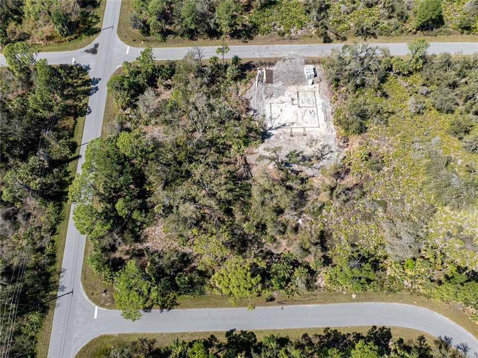 На продажу: $79,900 (0.46 acres)