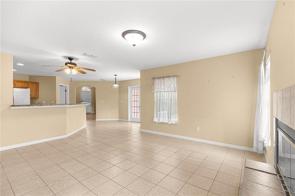En Venta: $349,990 (3 camas, 2 baños, 1850 Pies cuadrados)