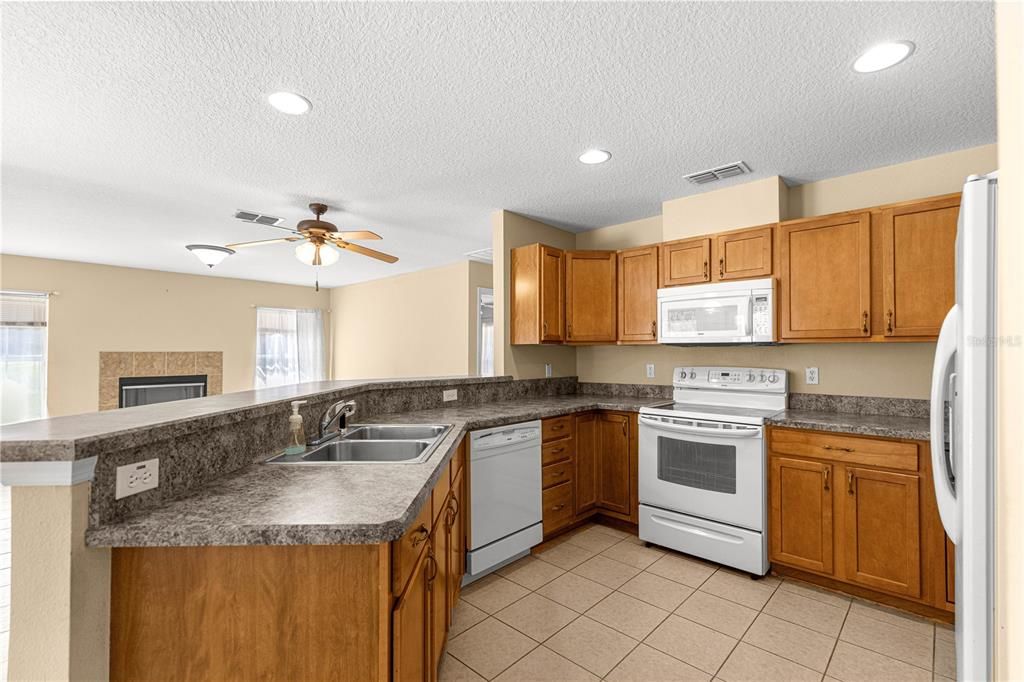 En Venta: $349,990 (3 camas, 2 baños, 1850 Pies cuadrados)