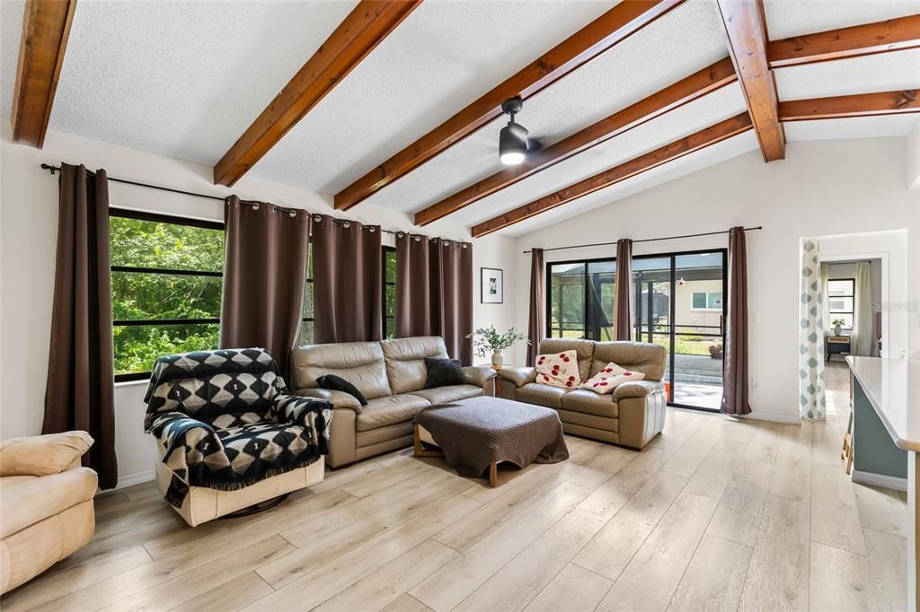 For Sale: $315,000 (3 beds, 2 baths, 2044 Square Feet)
