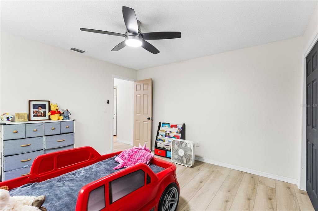 For Sale: $315,000 (3 beds, 2 baths, 2044 Square Feet)
