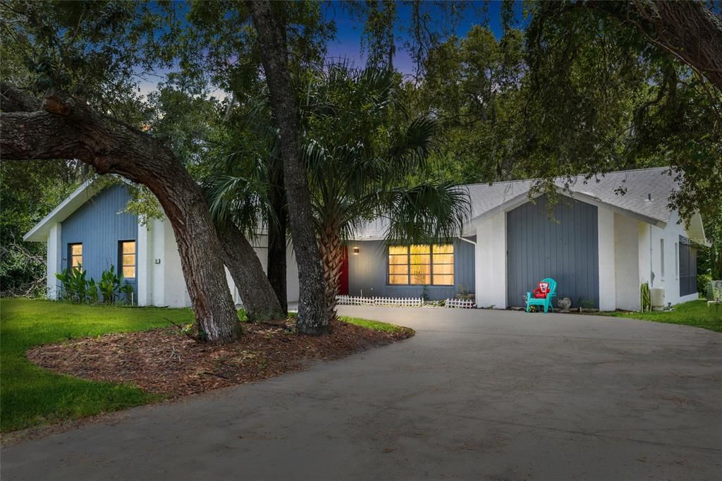 For Sale: $315,000 (3 beds, 2 baths, 2044 Square Feet)
