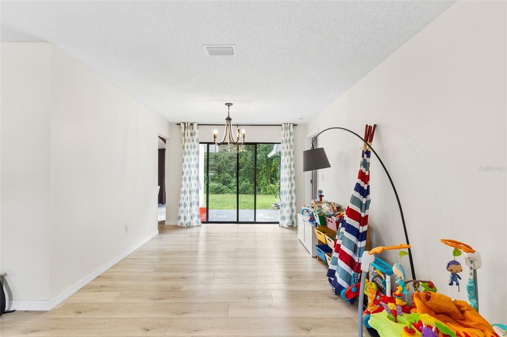 For Sale: $315,000 (3 beds, 2 baths, 2044 Square Feet)