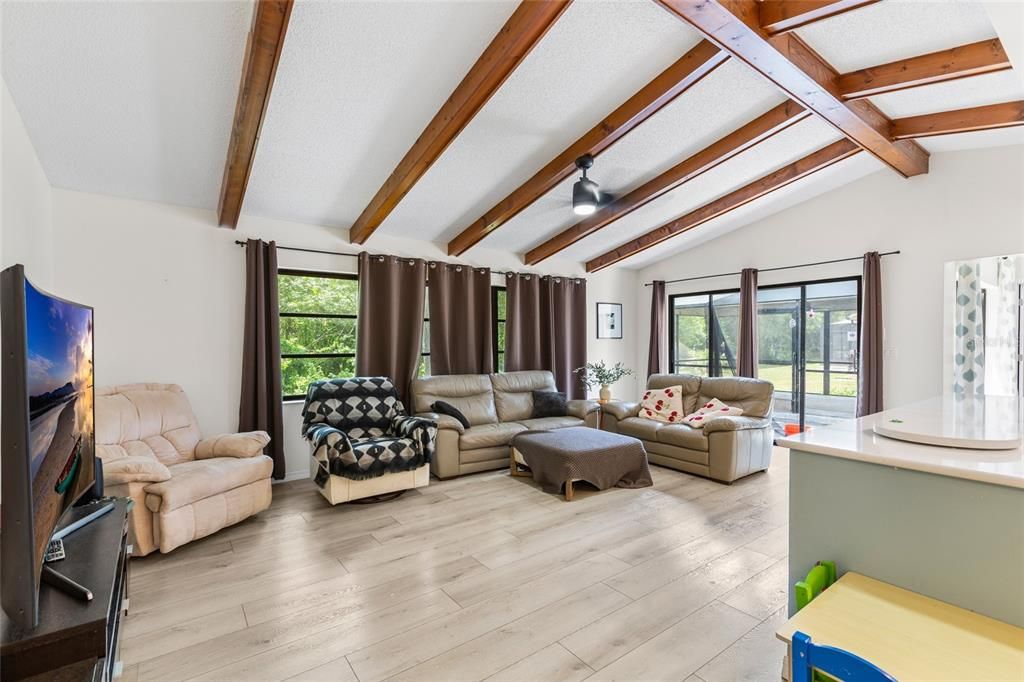 For Sale: $315,000 (3 beds, 2 baths, 2044 Square Feet)