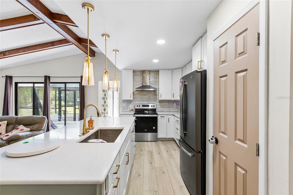 For Sale: $315,000 (3 beds, 2 baths, 2044 Square Feet)