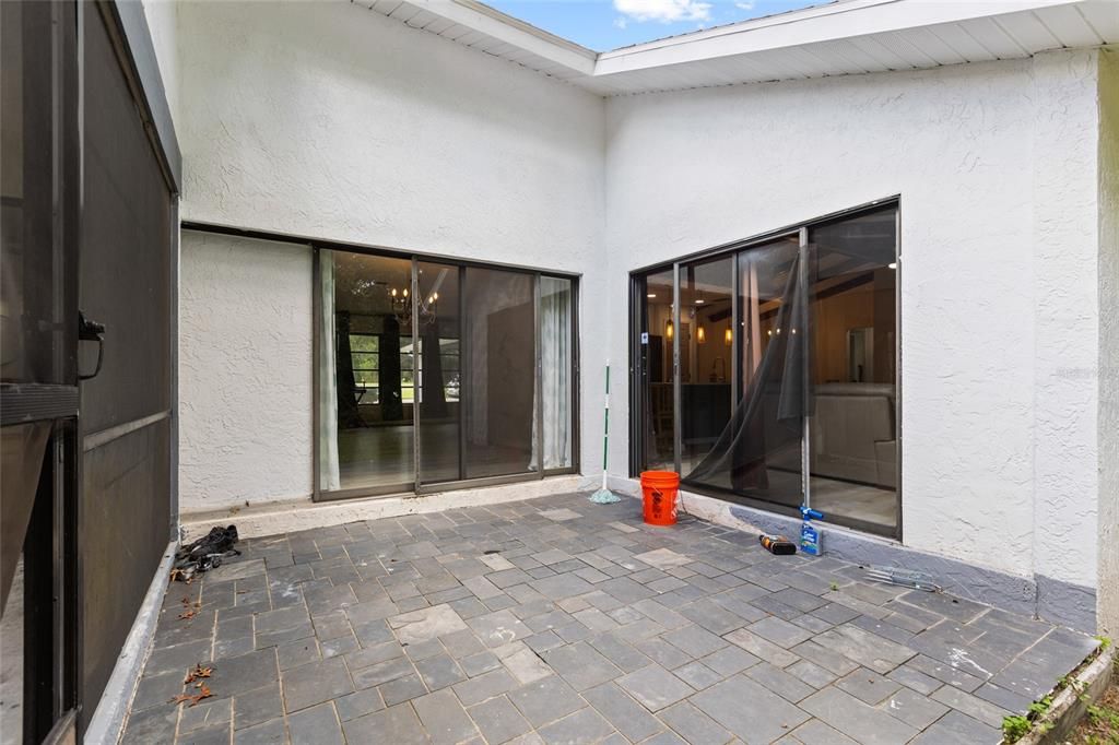 For Sale: $315,000 (3 beds, 2 baths, 2044 Square Feet)