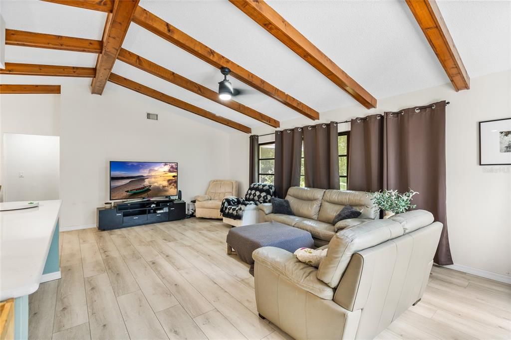 For Sale: $315,000 (3 beds, 2 baths, 2044 Square Feet)