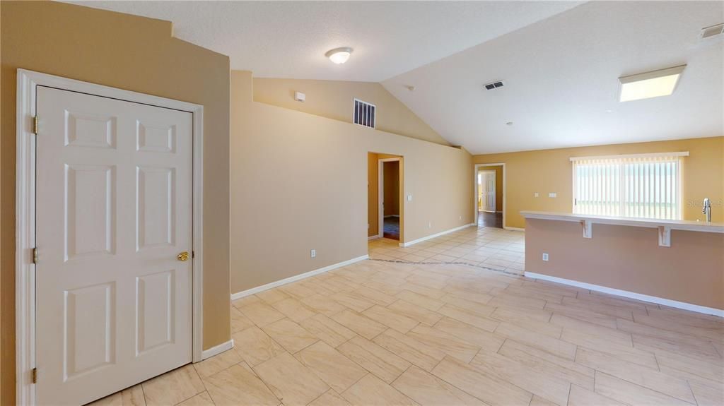 For Sale: $549,900 (6 beds, 0 baths, 2775 Square Feet)