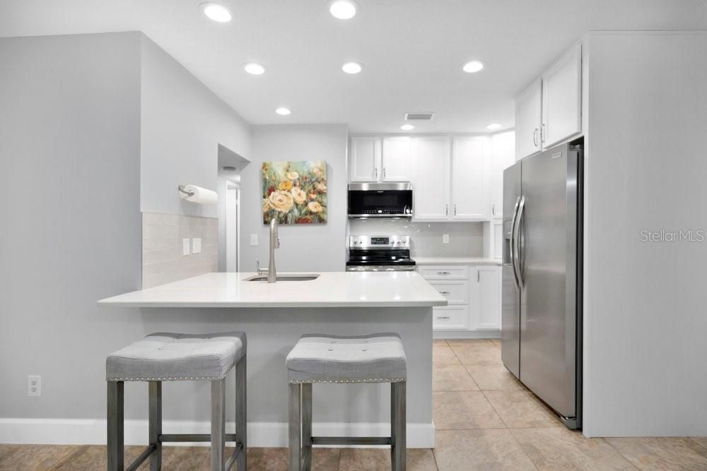 For Sale: $197,500 (2 beds, 2 baths, 897 Square Feet)