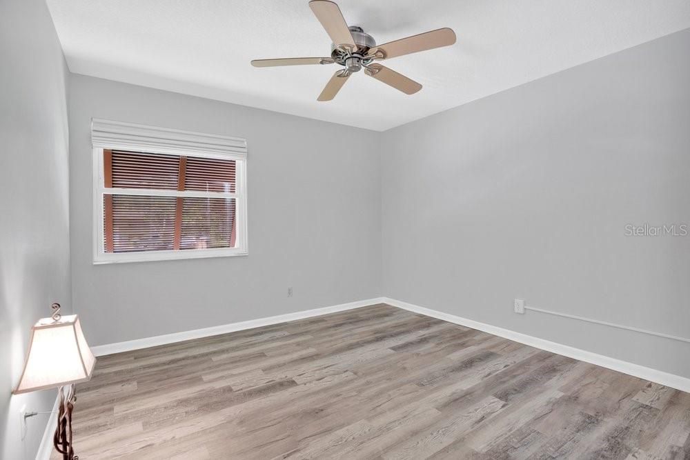 For Sale: $197,500 (2 beds, 2 baths, 897 Square Feet)