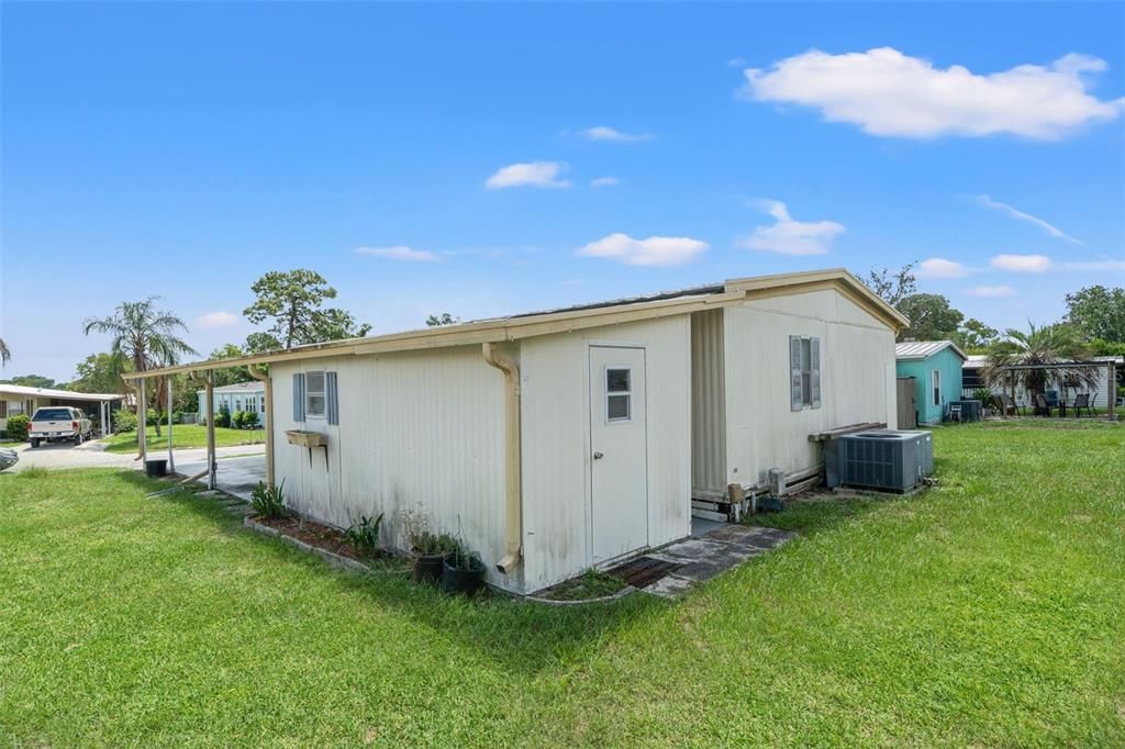 For Sale: $172,900 (2 beds, 2 baths, 960 Square Feet)