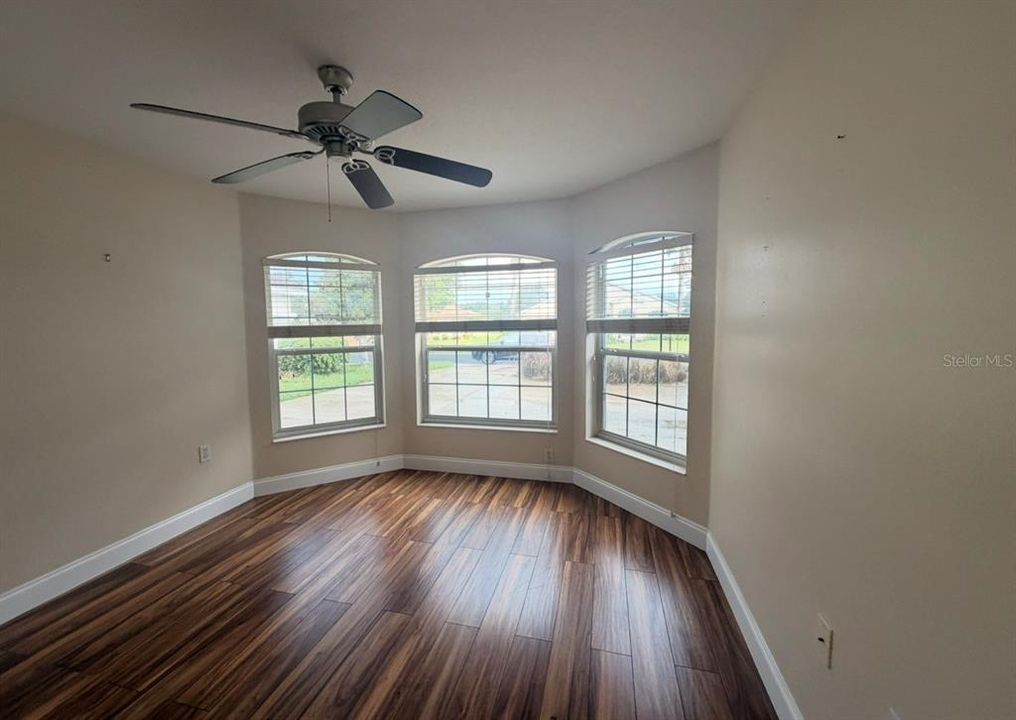 На продажу: $180,000 (3 спален, 2 ванн, 1702 Квадратных фут)