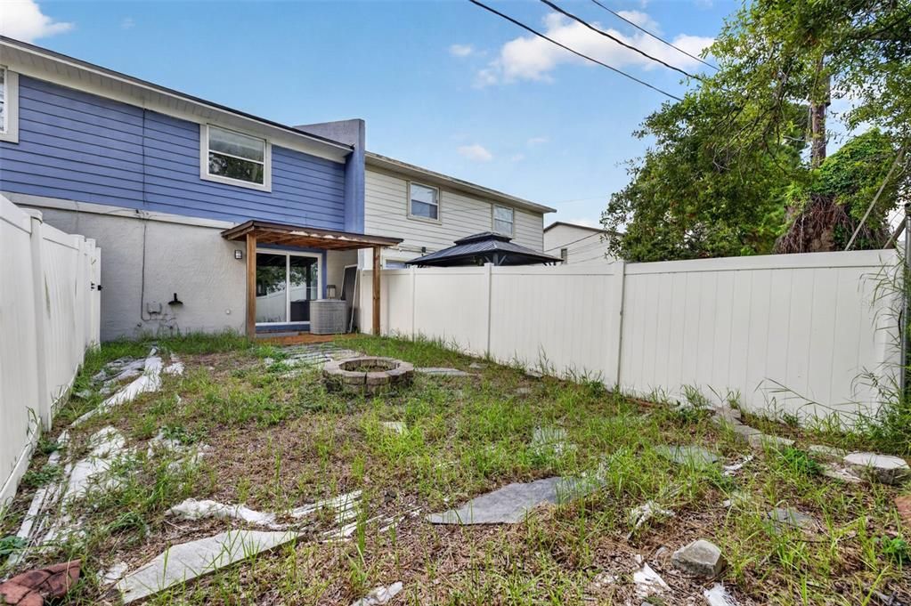 En Venta: $555,000 (0 camas, 0 baños, 2112 Pies cuadrados)