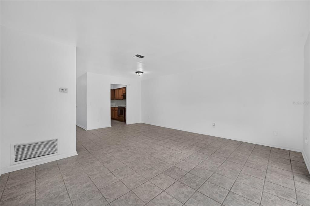 En Venta: $555,000 (0 camas, 0 baños, 2112 Pies cuadrados)