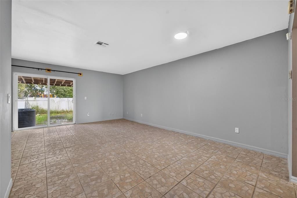 En Venta: $555,000 (0 camas, 0 baños, 2112 Pies cuadrados)
