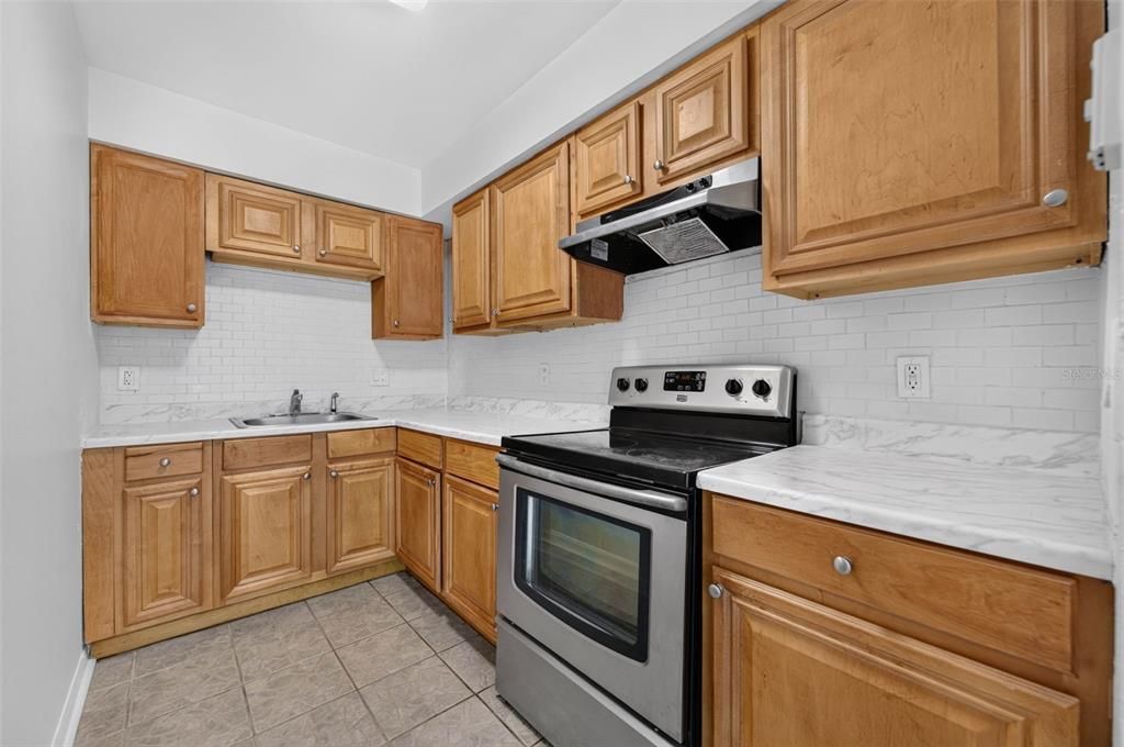 En Venta: $555,000 (0 camas, 0 baños, 2112 Pies cuadrados)