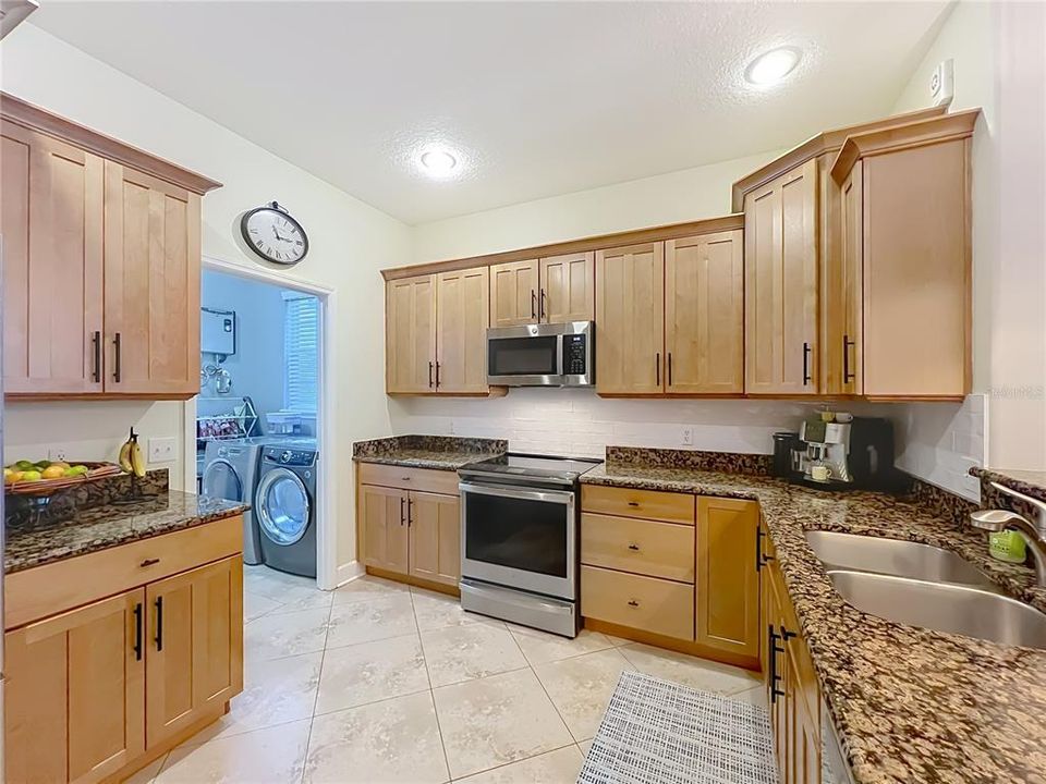 На продажу: $549,000 (2 спален, 2 ванн, 1742 Квадратных фут)