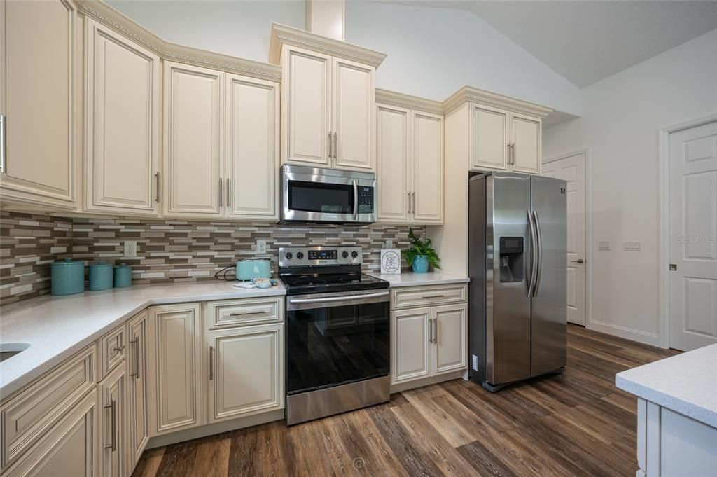 For Sale: $299,000 (3 beds, 2 baths, 1740 Square Feet)