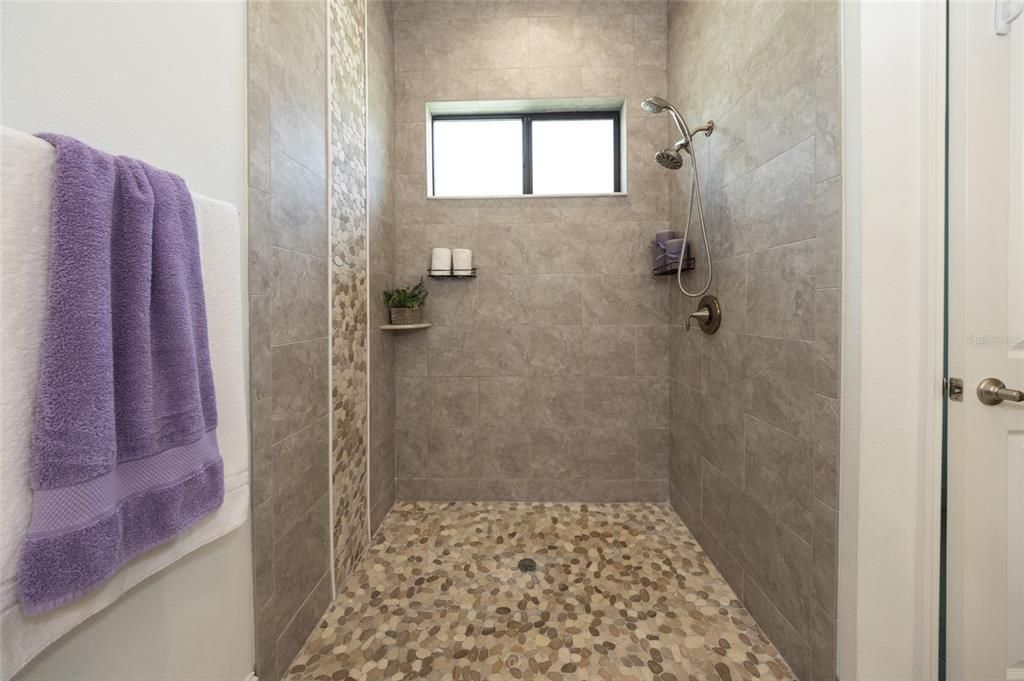 For Sale: $299,000 (3 beds, 2 baths, 1740 Square Feet)