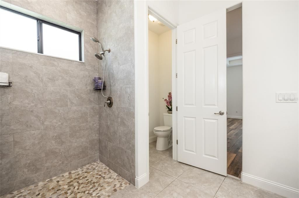 For Sale: $299,000 (3 beds, 2 baths, 1740 Square Feet)