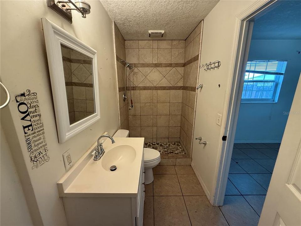 En Venta: $255,000 (4 camas, 2 baños, 1463 Pies cuadrados)