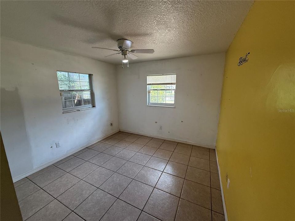 En Venta: $255,000 (4 camas, 2 baños, 1463 Pies cuadrados)